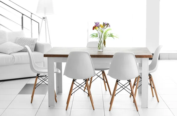 Schönes komfortables modernes Interieur — Stockfoto