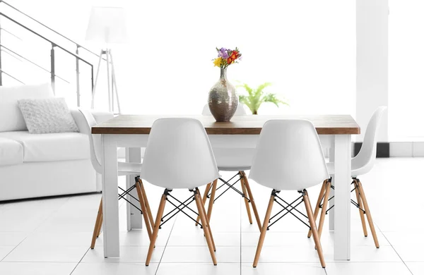 Schönes komfortables modernes Interieur — Stockfoto