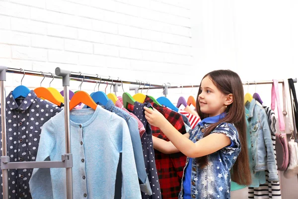 Güzel küçük kız. — Stok fotoğraf