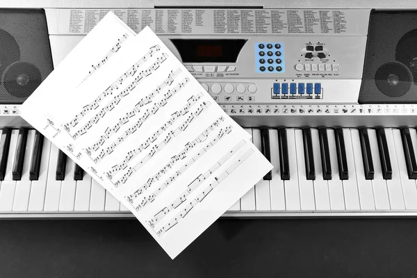 Synthesizer müzik notlar — Stok fotoğraf