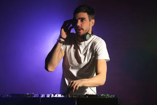 DJ tocando música — Foto de Stock