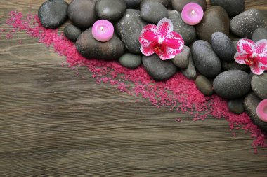 Spa taşlar ve orkide