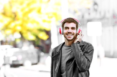 adam müzik açık havada için dinleme 