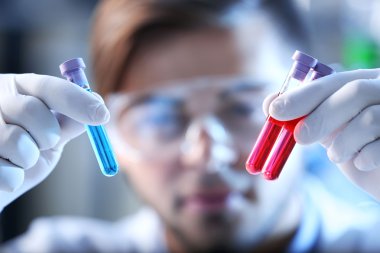 Adam laboratuvar testi ile