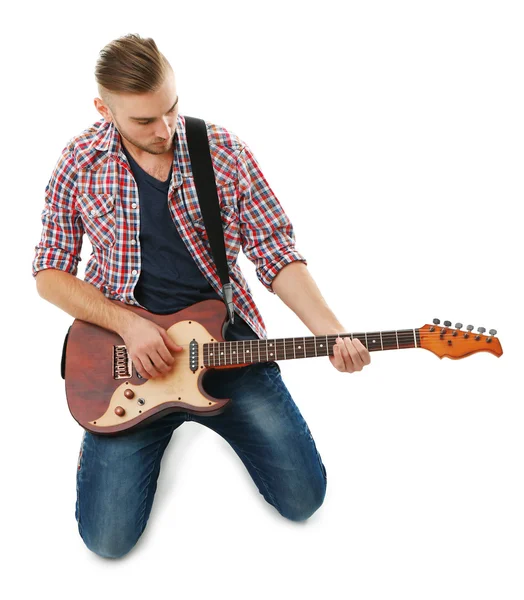 Молодой музыкант с гитарой — стоковое фото