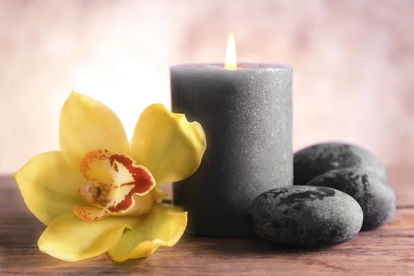 Balneario naturaleza muerta con piedras, flor — Foto de Stock