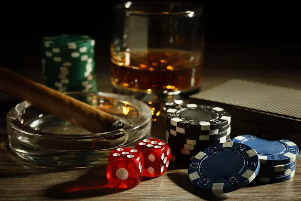 Poker com cartões e fichas — Fotografia de Stock