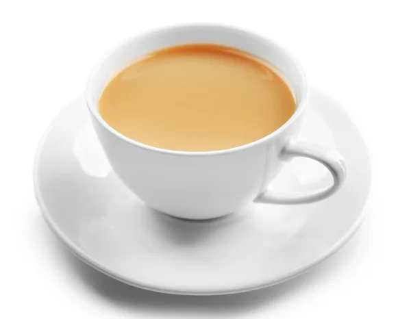 Порцелянова чашка чаю з молоком ізольовано на білому тлі — стокове фото