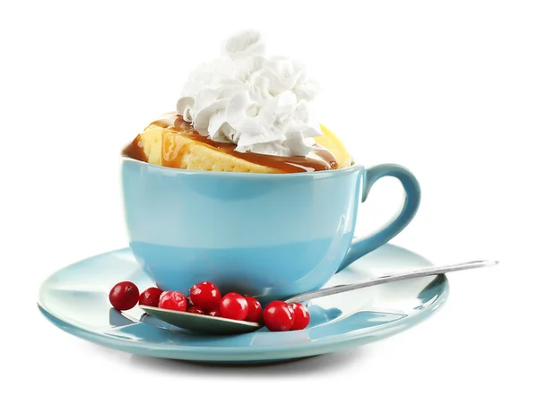 Mug cake with cream and cranberry isolated on white — Stock Photo, Image