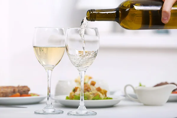 Cena con vino in ristorante — Foto Stock