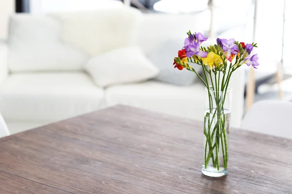 Hermosas flores freesias — Foto de Stock