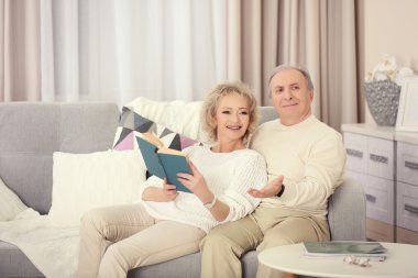 Olgun çift okuma kitabı birlikte