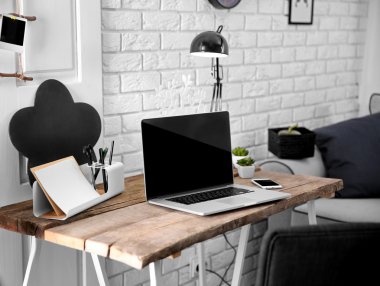 Modern tek renkli stil işyeri