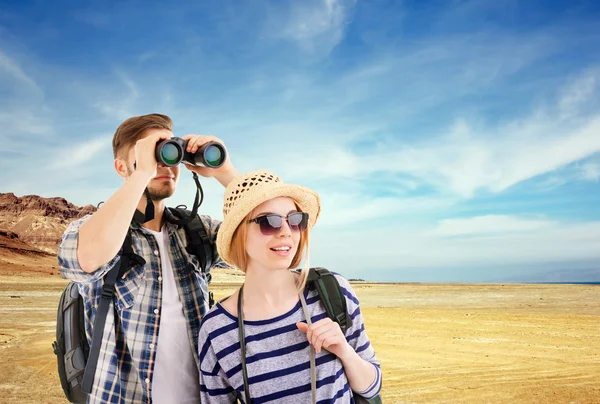 Young couple of travelers — Stock Photo, Image