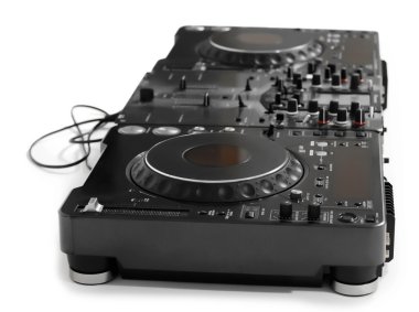 dj mixer üzerinde beyaz izole
