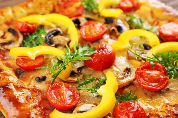 Freshly homemade pizza closeup — Stock Photo, Image