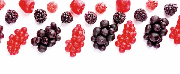 Fruit snoepjes geïsoleerd op wit — Stockfoto