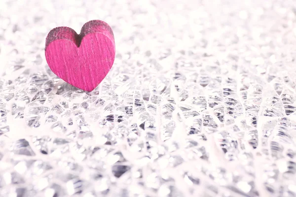 Valentines hart op ijs getextureerde achtergrond — Stockfoto