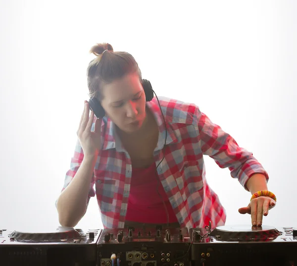 DJ spelar musik — Stockfoto