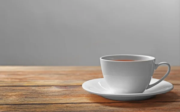 Masada bir fincan çay. — Stok fotoğraf