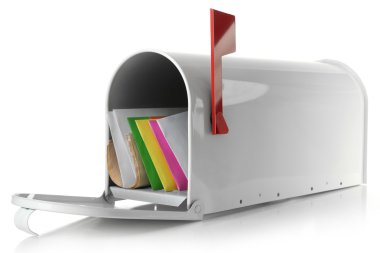 Posta kutusu beyaz izole yazışma ile