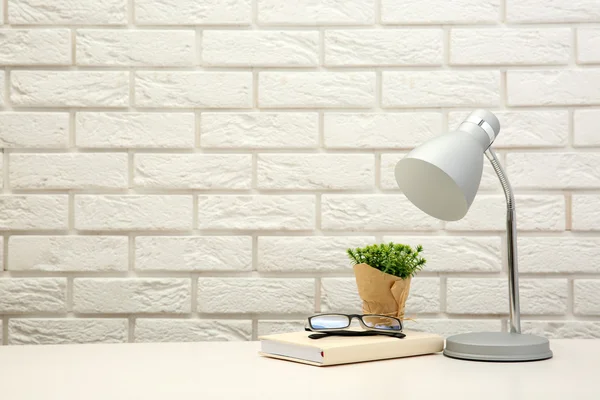 Lamp and home decor — Stock Photo, Image