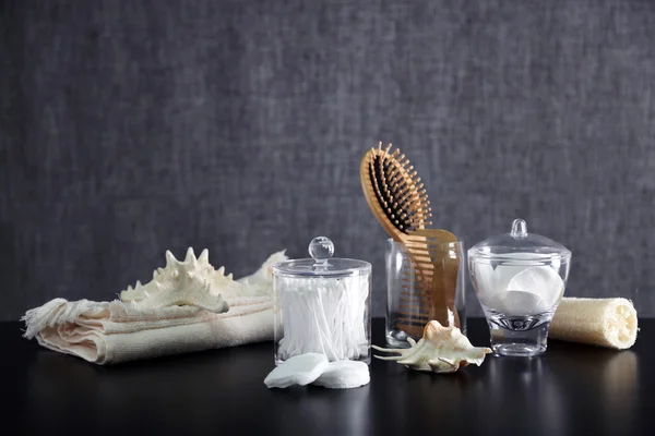 Set de baño con peine de madera — Foto de Stock