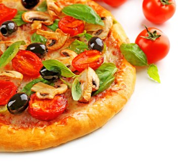 Sebzeli beyaz izole lezzetli lezzetli pizza
