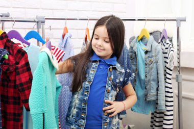 Güzel küçük kız.  