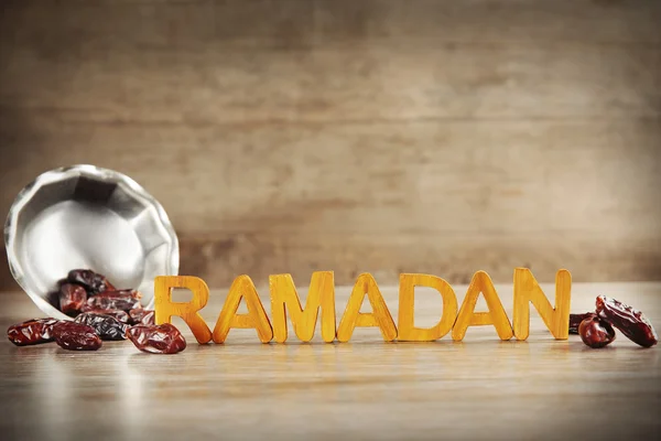 Ramadan szó a fa levelek — Stock Fotó