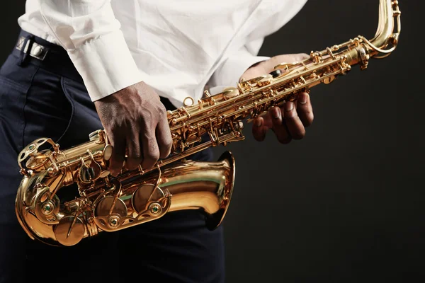 Músico de jazz afroamericano —  Fotos de Stock