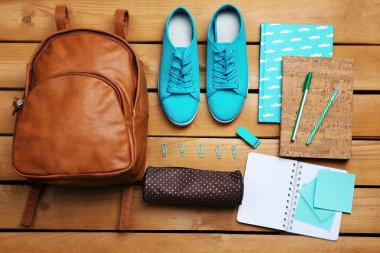 Okul sırt çantası ile ayarla