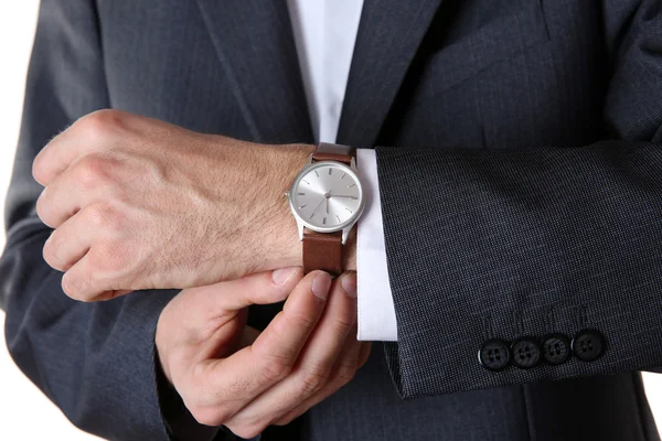 Orologio moderno al polso di un uomo d'affari, da vicino — Foto Stock