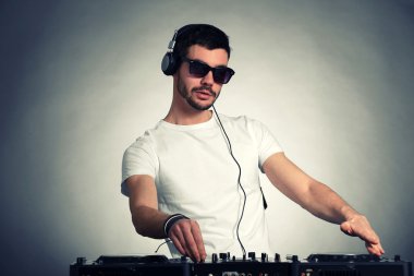 dj müzik çalma 
