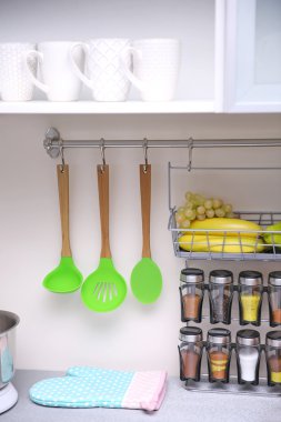Duvarda asılı çatal bıçak seti
