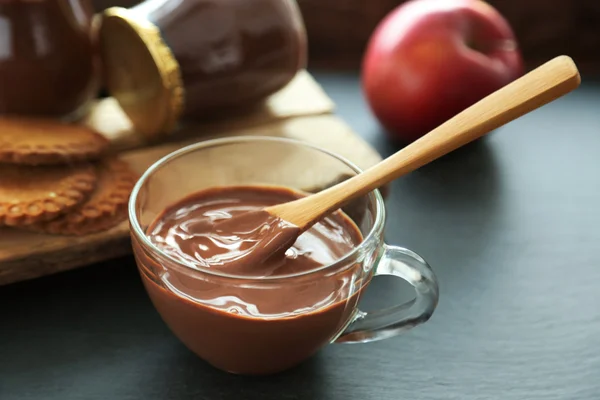 Cioccolato fuso in ciotola — Foto Stock