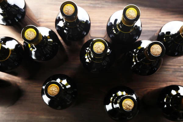 Пачки винных бутылок — стоковое фото
