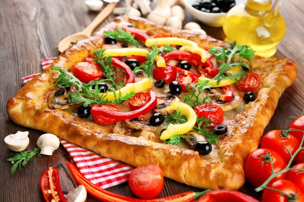 Verse zelfgemaakte pizza — Stockfoto