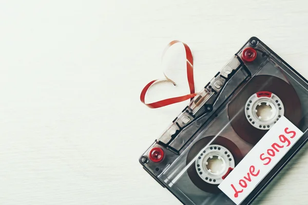 Retro audio cassette met tape — Stockfoto