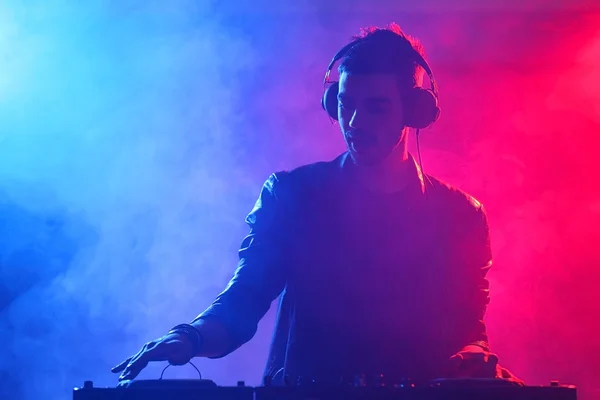 DJ tocando música — Foto de Stock