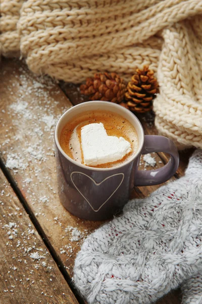 Cup of coffee with marshmallow — Stock Photo, Image