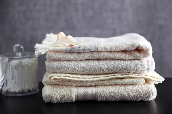 Bathroom set with towels — Stock Photo, Image
