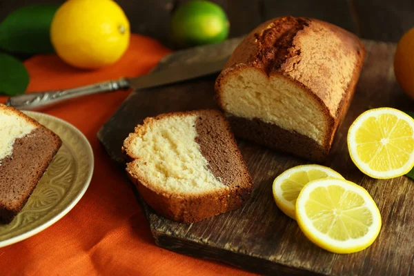 Delicioso pan de pastel dulce con limones —  Fotos de Stock