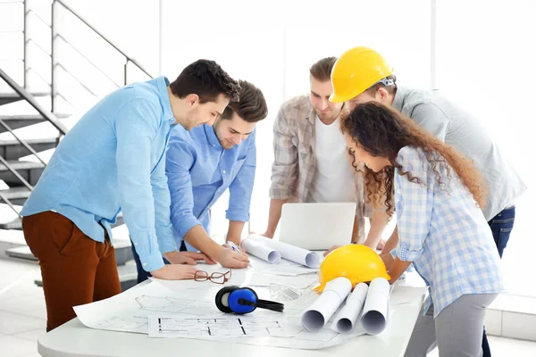 Equipe Engenheiros Profissionais — Fotografia de Stock