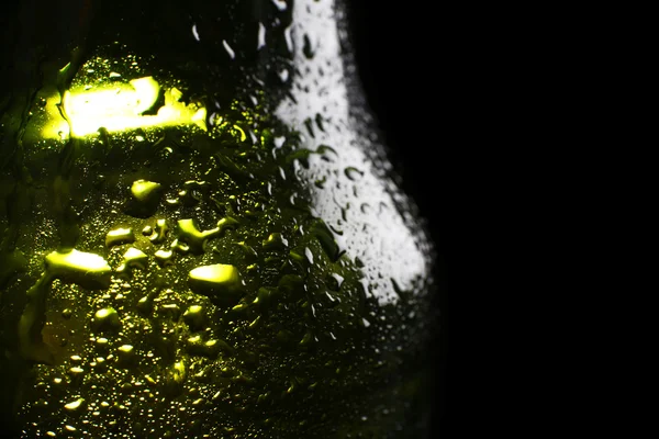 Bottiglia verde di birra fresca — Foto Stock