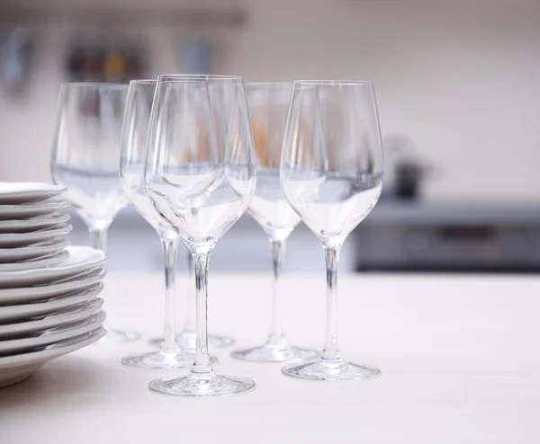 Prepared clean dishes — Stock Photo, Image