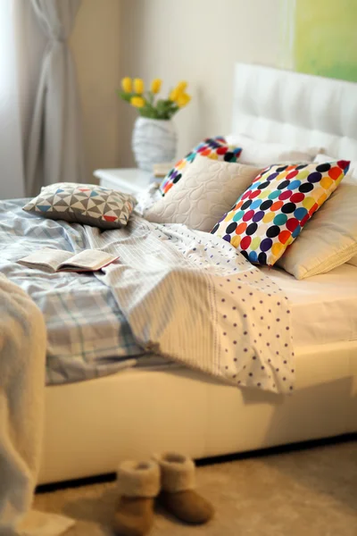 Bright stylish bedroom — Stock Photo, Image