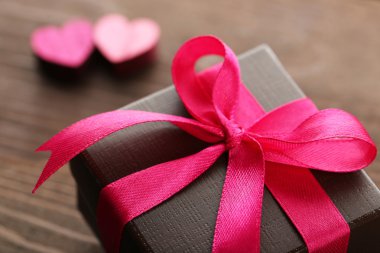 Hediye kutusu ve dekoratif Kalpler