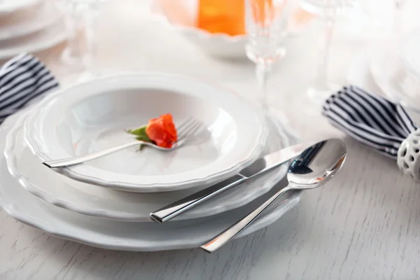 Serveertafel in restaurant — Stockfoto