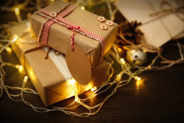 Regalos de Navidad envueltos en casa — Foto de Stock